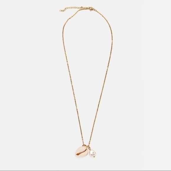 Urban Outfitters Jewelry - 3/$30 💛 Faux Pearl Conch Shell Necklace